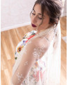 Mantilla bordada a mano
